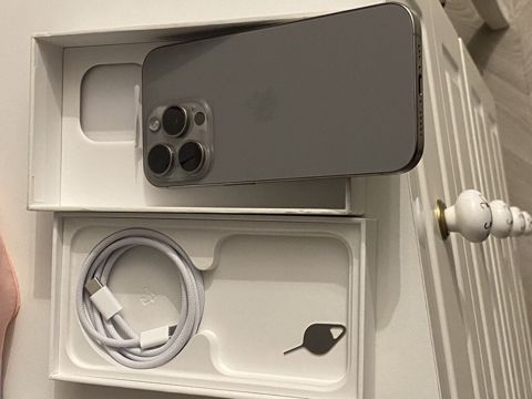 IPhone 15 Pro, 256 GB, Natural Titanium, Face ID — Bakı