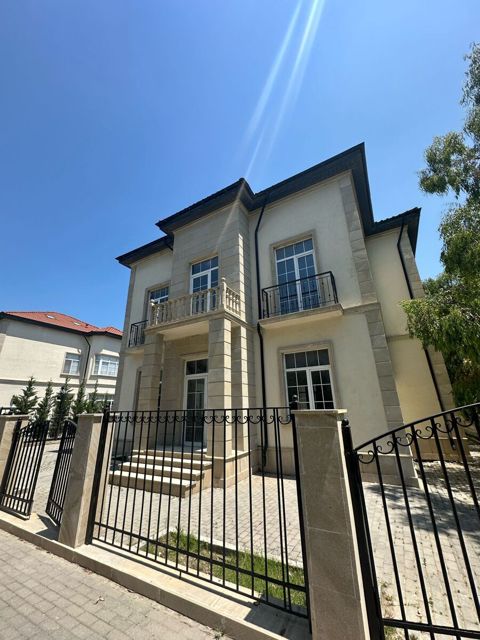 Satılır 6 otaqlı həyət evi/bağ evi 456 m² — Bakı