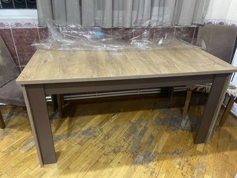 Metbex ve qonaq otagi ucun masa satilir. Acilir. Bagli formada olcusu — Bakı
