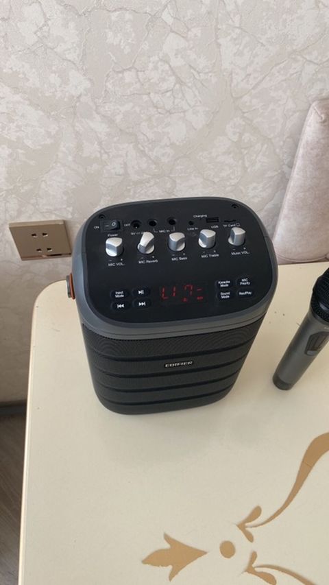 Edifier daşınan karaoke və Bluetooth akustik sistemi + simsiz mikrofon — Digah