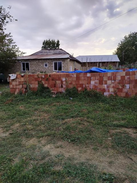9.5 sot torpaq sahəsi, Qəbələ r — Qəbələ