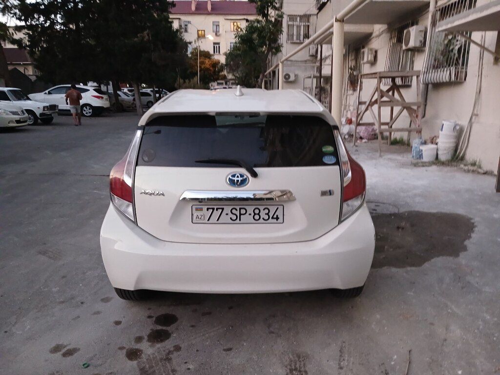 Toyota Aqua, 1.5 L, 0.9 kWh, 2016 il, 235 000 km 77-SP-834 — Avtomobillər, Bakı (2)
