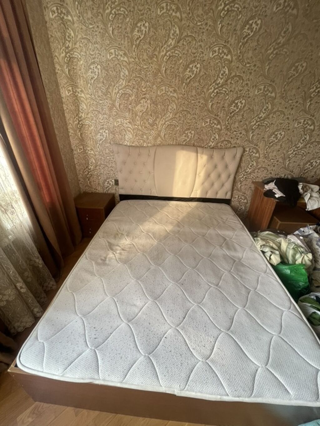 Yataq dəsti – çarpayı, başlıq və iki tumba - Ölçü: təxmini 2 nəfərlik — Yataq otağı mobilya dəstləri, Bakı (2)