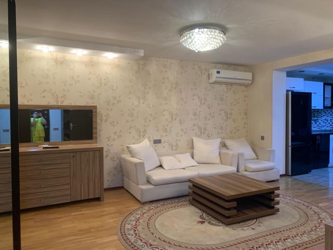 İcarəyə verilir 2 otaqlı köhnə tikili 70 m² — Mənzil, Bakı (2)