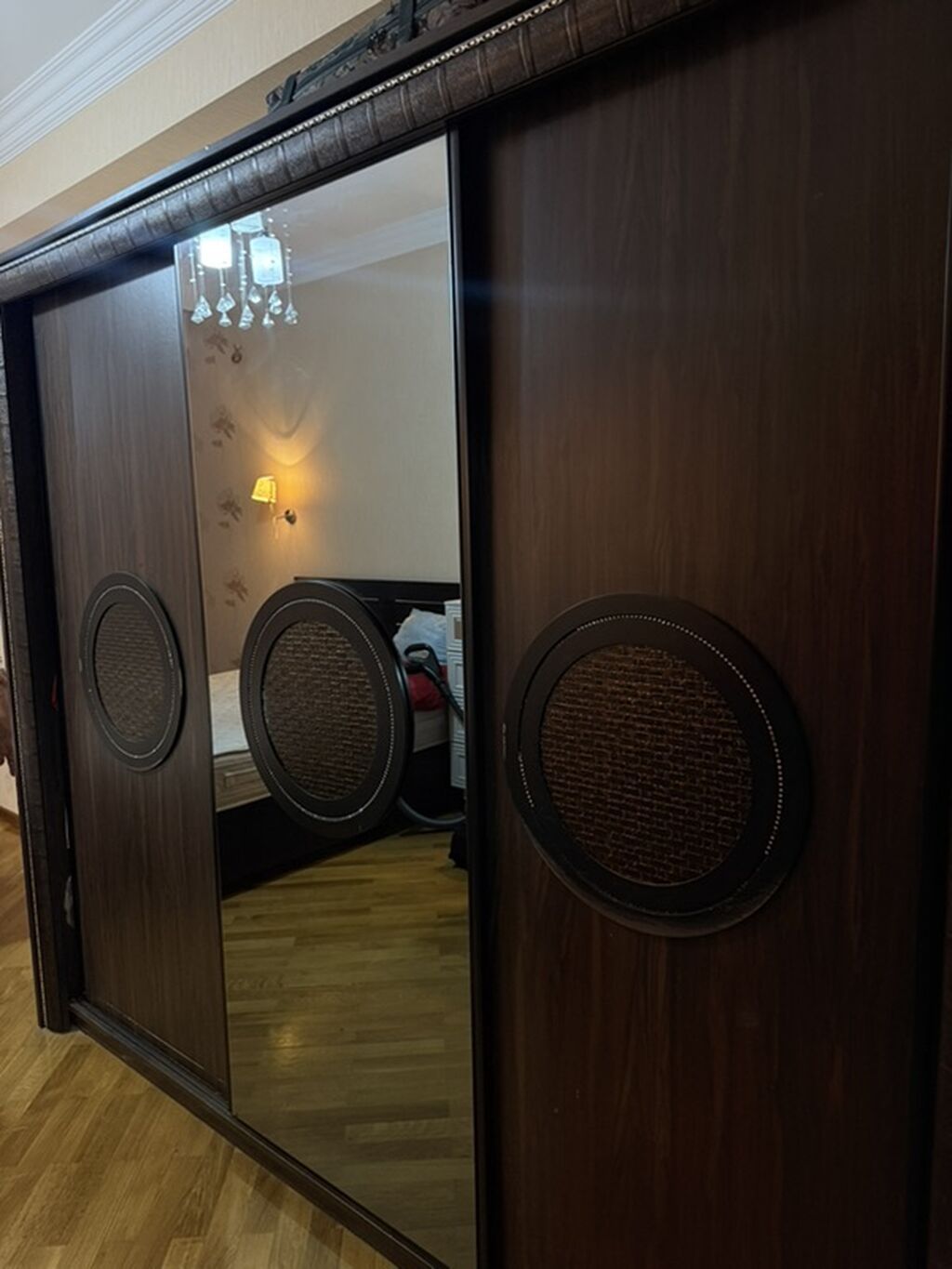 Geniş sürgülü qapılı garderob - Material: Tünd qoz rəngli Mdf/ldsp — Şkaflar, Bakı (2)