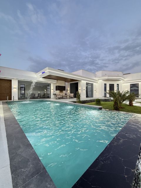 Satılır 5 otaqlı həyət evi/bağ evi 250 m² — Bakı
