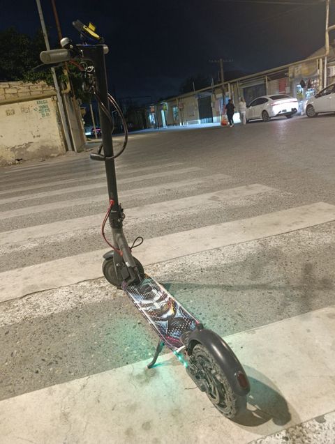 Elektrik skuter – şık dizayn və güclü işıqlanma ilə - Rəng: qara — Digah