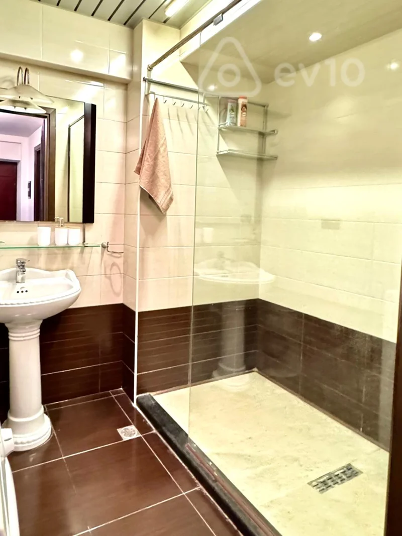 3 otaqlı mənzil, 125 m², Üzeyir Hacıbəyli küçəsi — Mənzil, Bakı (10)