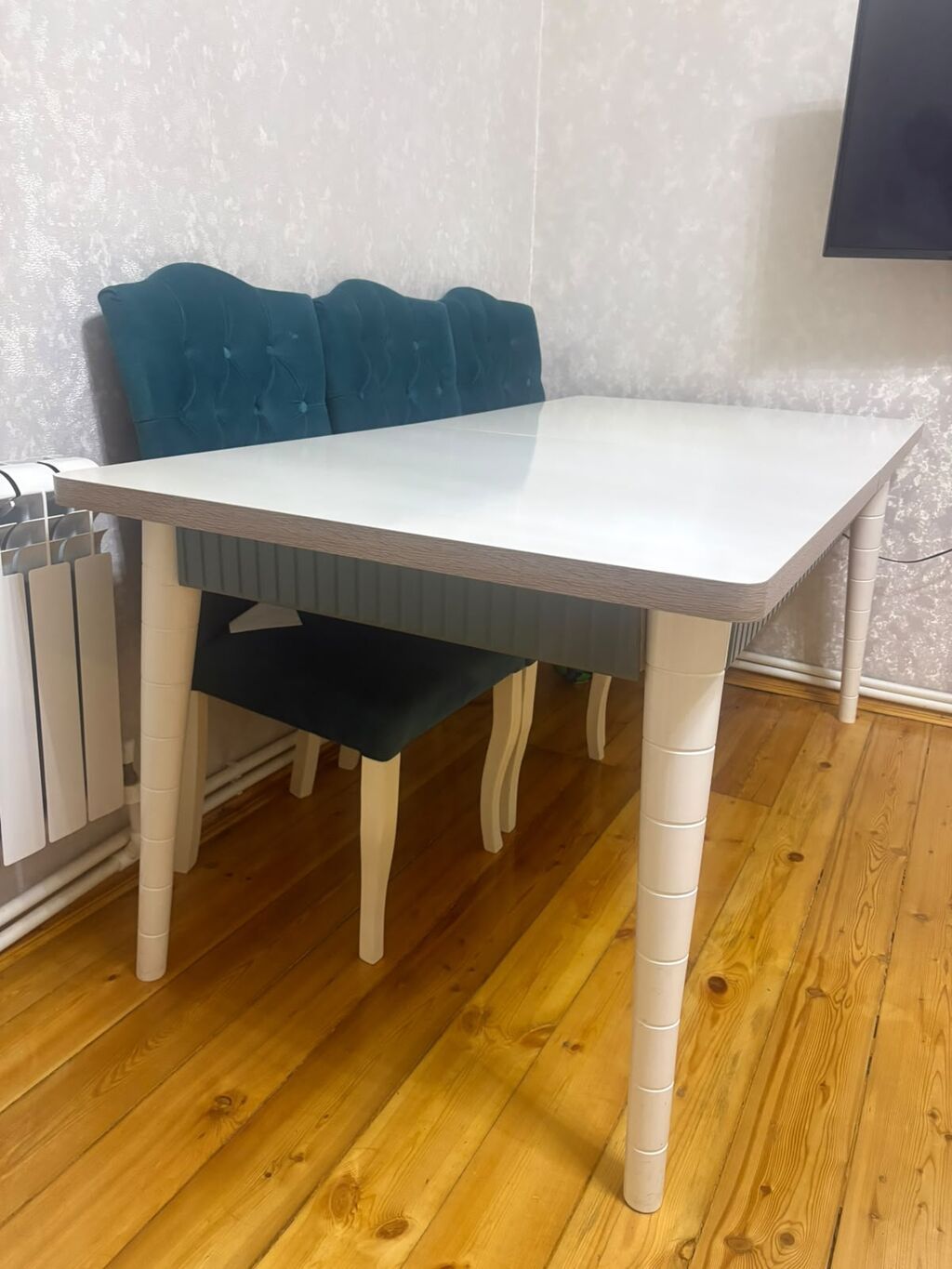 Qoz agacindan masa Desti 8 stulla üzeri masin boyasi Az işlenib Masa — Masalar və stullar, Bakı (3)