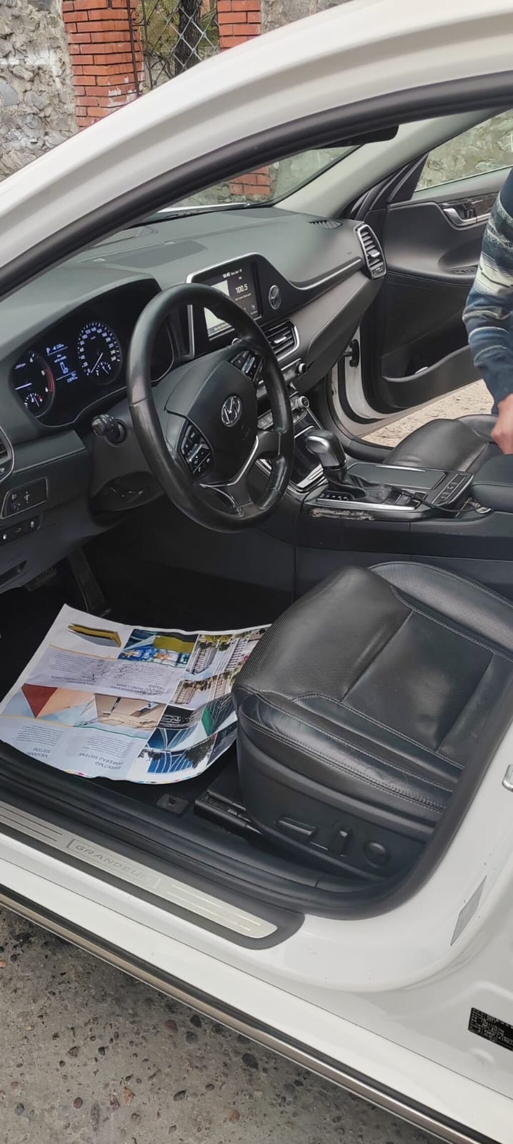Hyundai Grandeur – işgüzar sinif sedan Xarici: - Ağ rəngli kuzov — Avtomobillər, Digah (4)