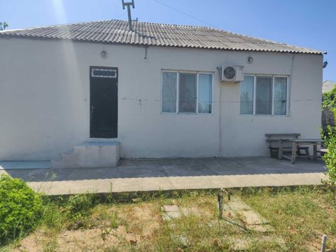 Satılır 4 otaqlı həyət evi/bağ evi 90 m² — Bakı