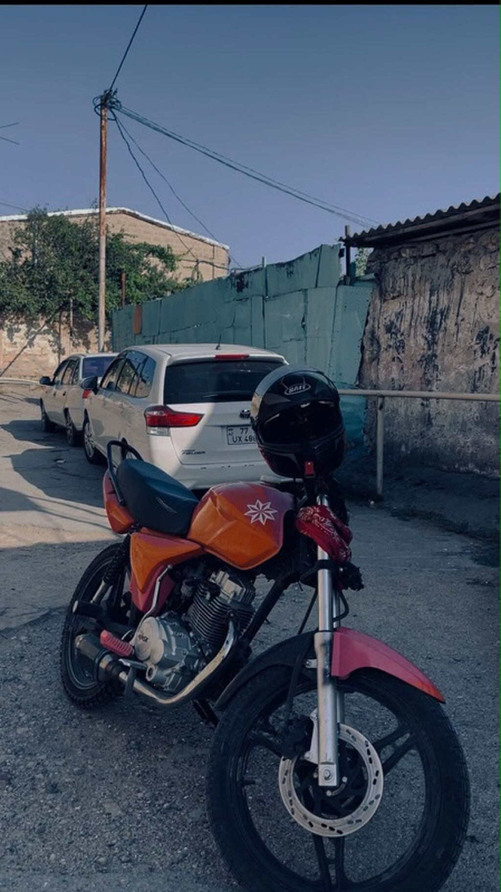Kafe-reyster üslubunda fərdiləşdirilmiş motosiklet - Sinif: yüngül 27-UX-488 — Motosikletlər, Digah (3)