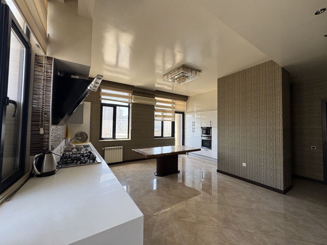 Satılır 4 otaqlı yeni tikili 220 m² — Mənzil, Bakı (3)