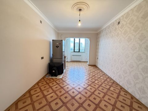 Satılır 3 otaqlı köhnə tikili 75 m² — Bakı