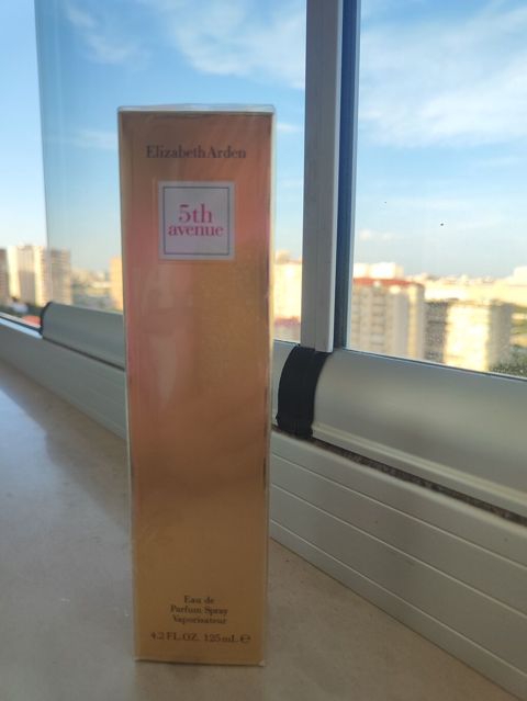 Məhsul: Elizabeth Arden 5th Avenue – Eau de Parfum Spray Həcmi: 125 — Bakı