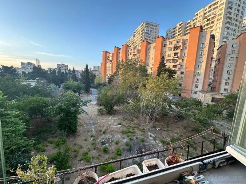 Satılır 3 otaqlı Mənzil Köhnə tikili 55 m² Bakı, Xətai r., Həzi Aslanov m., Həzi Aslanov — Bakı