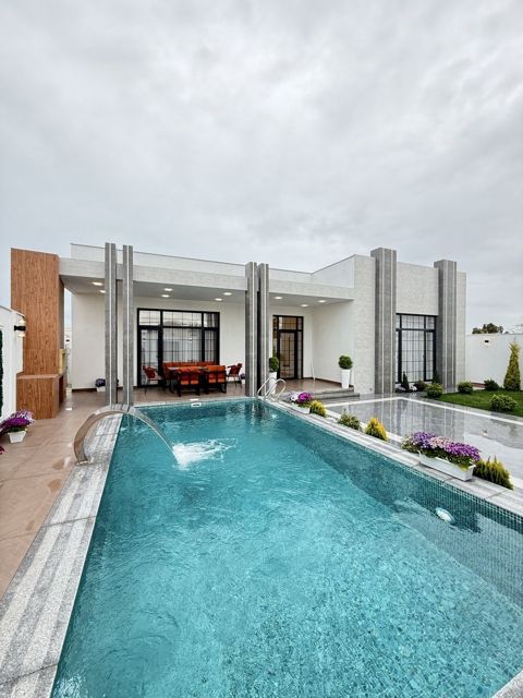 Satılır 4 otaqlı həyət evi/bağ evi 180 m² — Bakı