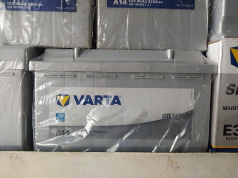 "Varta E44" akkumulyatoru — Bakı