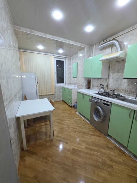 İcarəyə verilir 3 otaqlı köhnə tikili 80 m² — Bakı