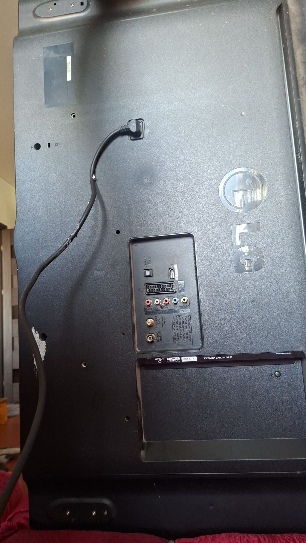 LG televizor/monitor Xüsusiyyətlər: - Ekran diaqonalı təxminən 41" — Televizorlar, Digah (2)