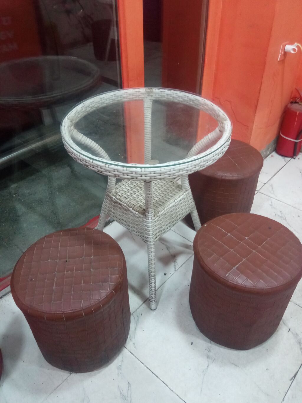 Balkon üçün, İşlənmiş, Açılmayan, Yumru masa, 6 stul — Masalar və stullar, Bakı (3)