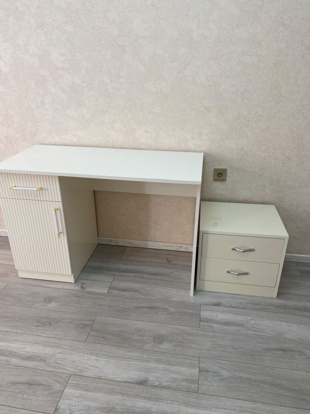 Endirim Masa +tumba Az istifade olunub ikisi bir yerde 70 AZN. Unvan — Mebel, Bakı