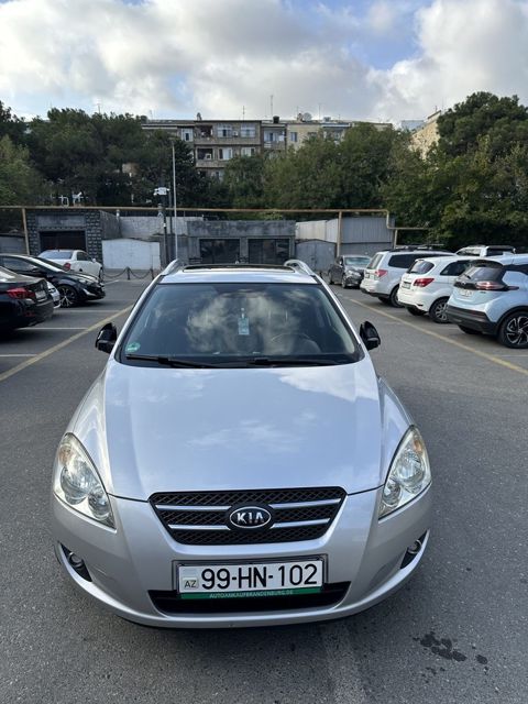 Kia Ceed SW, 1.6 L, 2009 il, 260 337 km — Bakı