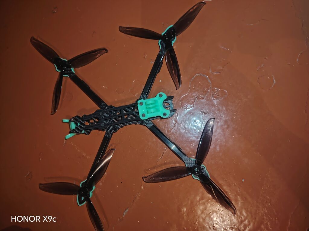 FPV kvadrokopter üçün dəst – karbon çərçivə + pervanelər + mühərriklər — Soyutma sistemi, Liman (2)