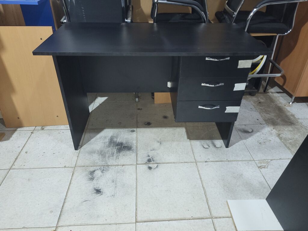 Yeni, İşçi üçün, Dördbucaq masa — Ofis mebeli, Bakı (4)