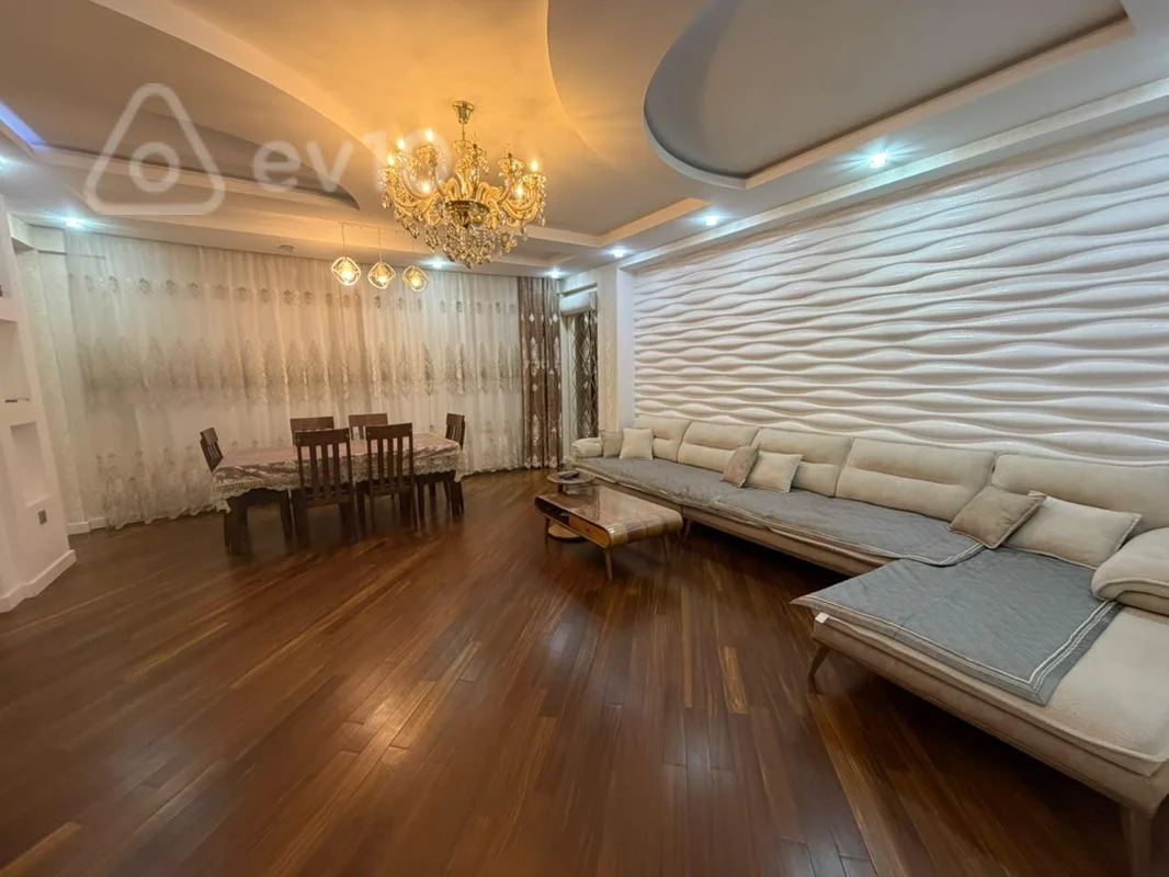 4 otaqlı mənzil, 200 m², Xocali prospekti — kirayə — Bakı