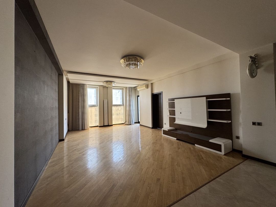 Satılır 4 otaqlı yeni tikili 220 m² — Mənzil, Bakı (5)