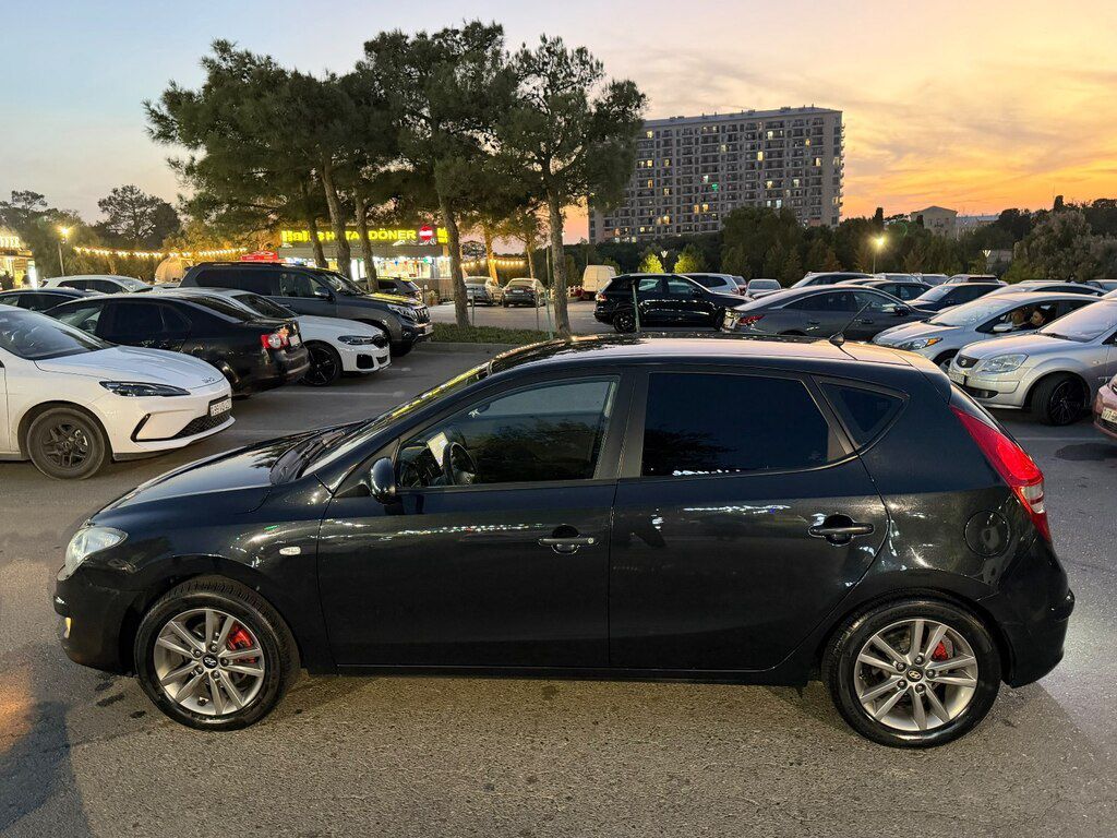 Hyundai i30, 1.4 L, 2009 il, 260 000 km 77-FS-316 — Avtomobillər, Bakı (8)
