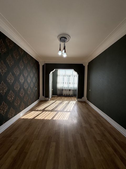 Satılır 3 otaqlı köhnə tikili 74 m² — Bakı