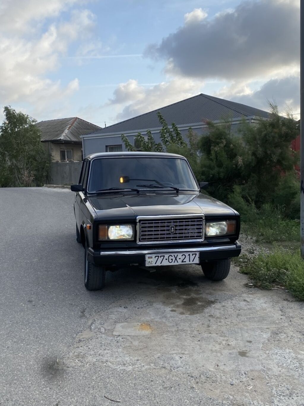 VAZ 2107, qara rəng, sedan kuzov. Texniki xüsusiyyətlər: - Benzin 77-GX-217 — Avtomobillər, Bakı (2)