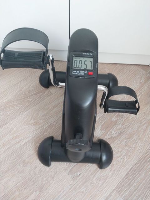 Mini velosiped/ayaq-qol pedalı – kompakt kardio və reabilitasiya — Bakı