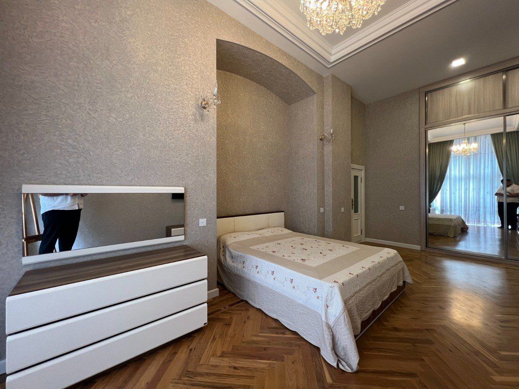 4-otaqlı mənzil kirayə verilir, Səbail r., 200 m² — Mənzil, Bakı (4)