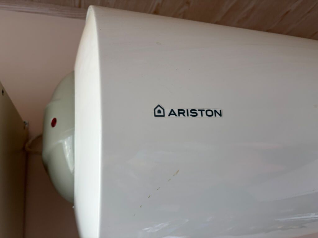 Ariston 100l, işlənmiş, əla vəziyyətdə, təmirlə əlaqədar satılır — Kombilər, Bakı (2)