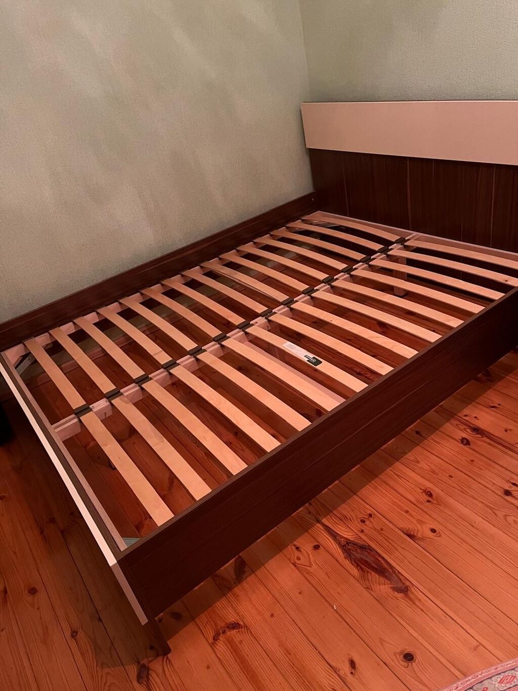 İki nəfərlik taxta çarpayı karkası - Ölçü: təxmini 160x200 sm — Yataqlar, Bakı (2)