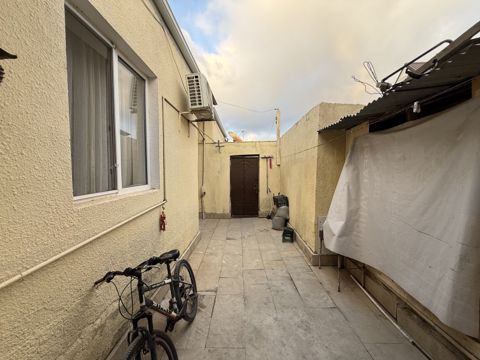 Həyət evi, Bineqedi qəs — Bakı