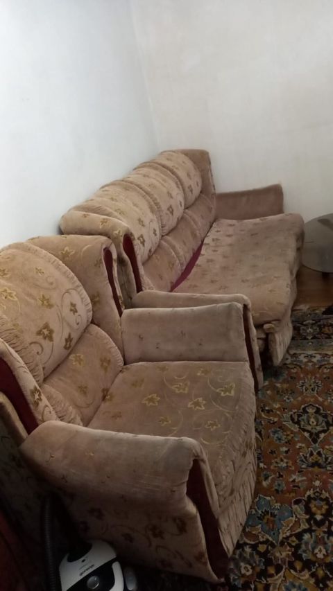 Divan dəsti - Model: Yumşaq divan + geniş kreslo - Rəng: Bej/qızılı — Bakı