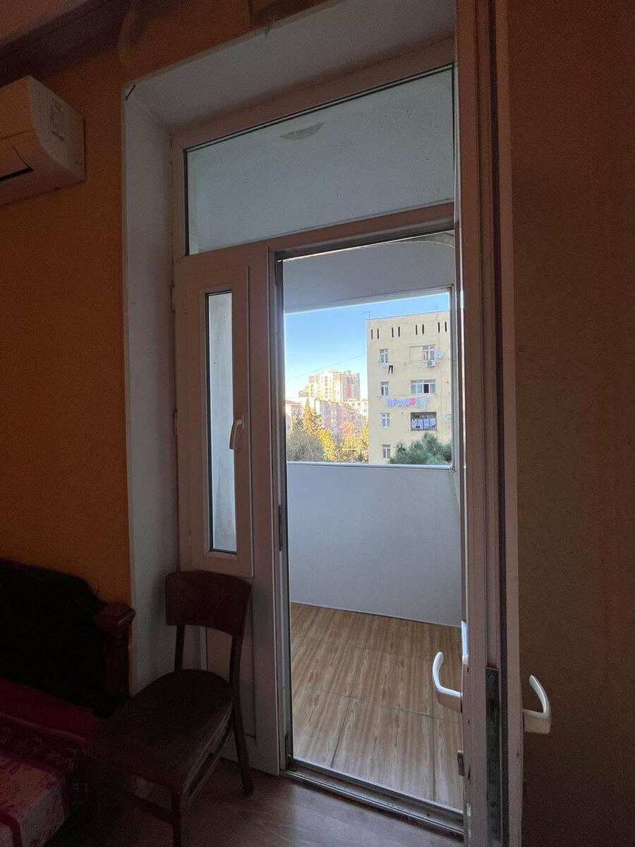 Satılır 1 otaqlı köhnə tikili 40 m² — Mənzil, Bakı (7)