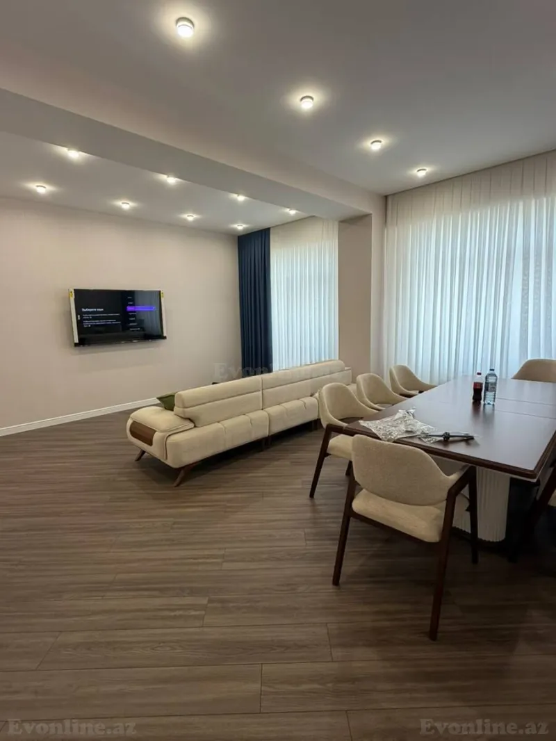 Kirayə verilir 3 otaqlı Mənzil Yeni tikili 160 m² Bakı, Xətai r., Ağ şəhər — Bakı