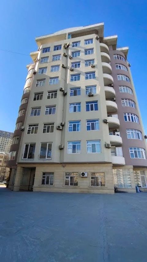 Satılır 3 otaqlı yeni tikili 180 m² — Bakı