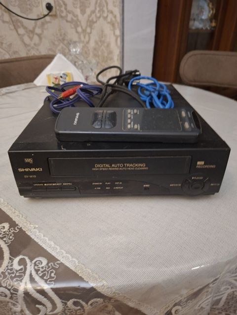Shıvakı SV-M19 VHS video maqnitofon Xüsusiyyətlər: - VHS formatında — Bakı