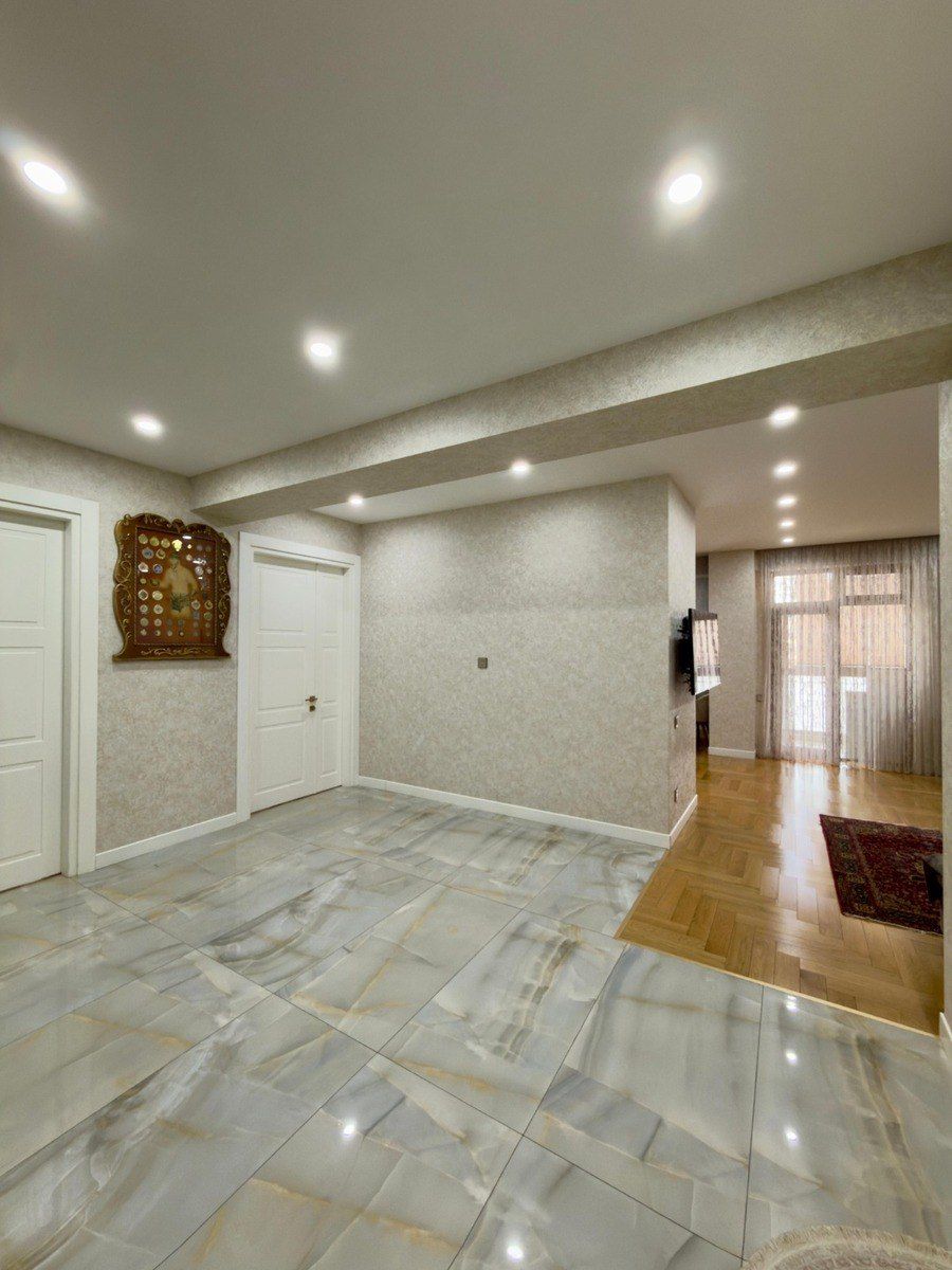 Satılır 5 otaqlı yeni tikili 201 m² — Mənzil, Bakı (4)