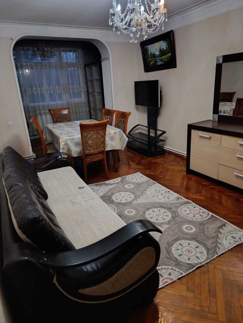 İcarəyə verilir 3 otaqlı köhnə tikili 70 m² — Bakı