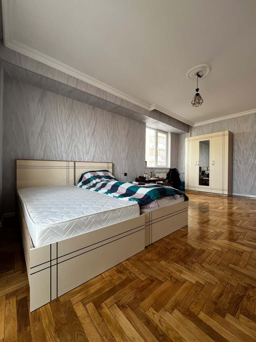 İcarəyə verilir 5 otaqlı köhnə tikili 120 m² — Mənzil, Bakı