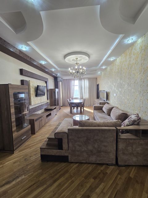 Satılır 3 otaqlı yeni tikili 90 m² — Bakı