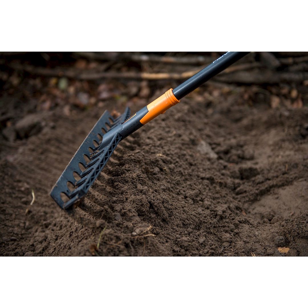 Dırmıqlar Green apple Fiskars Solid 135066 — Mallar, Bakı (2)