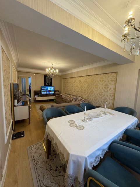 Satılır 3 otaqlı köhnə tikili 85 m² — Bakı